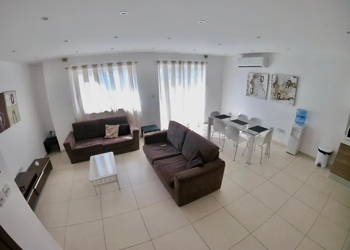 Double 5min To Paceville *