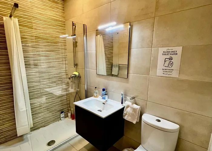 Gazde/Camere de închiriat Double 5min To Paceville Is-Swieqi